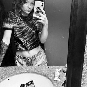 Meet your Posher, Kendra